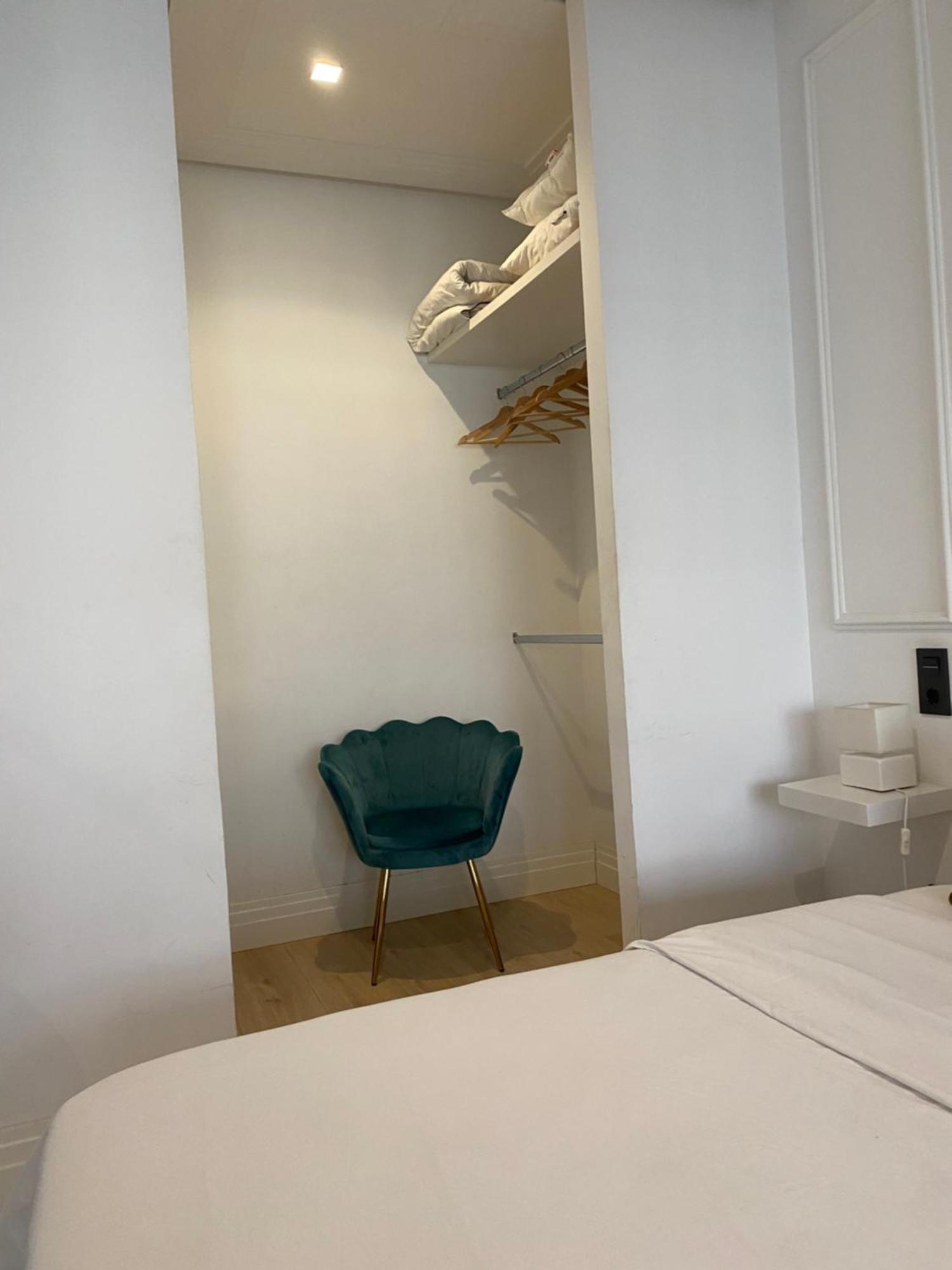 Lujoso Apto Paseo Del Prado Appartement Madrid Buitenkant foto